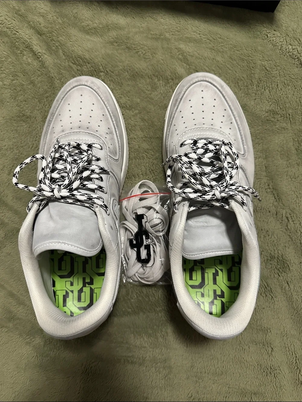 John Geiger GF-01 Distressed Suede Gray/White Casual Sneakers